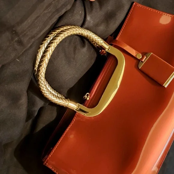 New sassy and sexy top handle box in delicious red - Picture 5 of 8